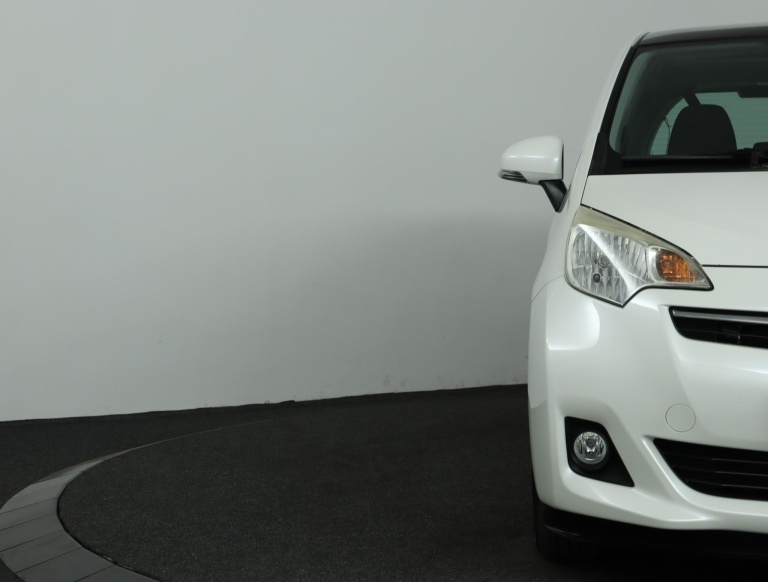 Toyota Verso-S - 1.3 VVT-i Dynamic 35