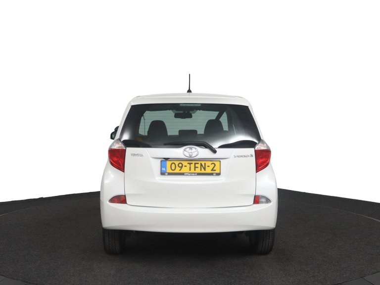 Toyota Verso-S - 1.3 VVT-i Dynamic 60