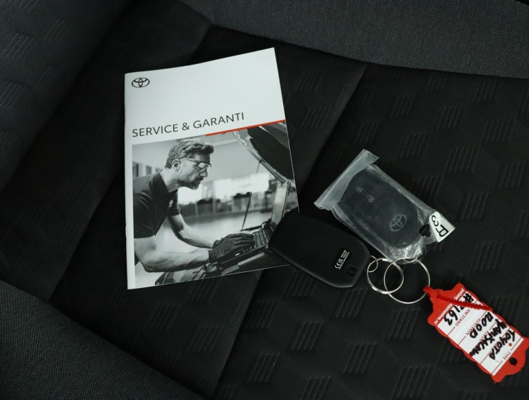 Toyota Yaris - 1.5 Hybrid 115 Dynamic 11