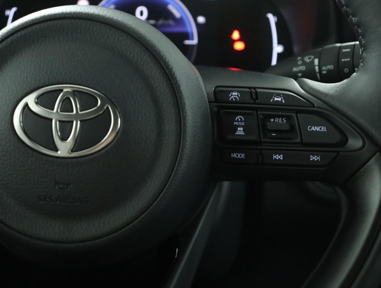 Toyota Yaris - 1.5 Hybrid 115 Dynamic 21