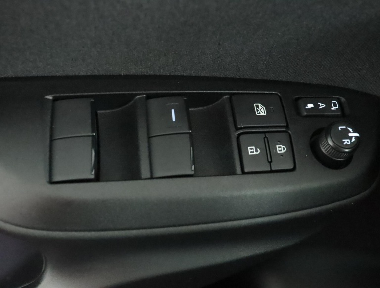Toyota Yaris - 1.5 Hybrid 115 Dynamic 28