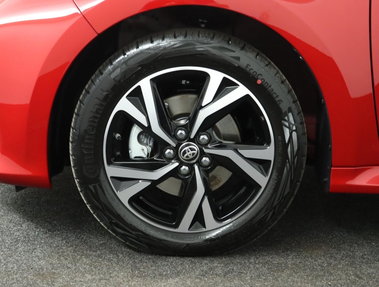 Toyota Yaris - 1.5 Hybrid 115 Dynamic 37
