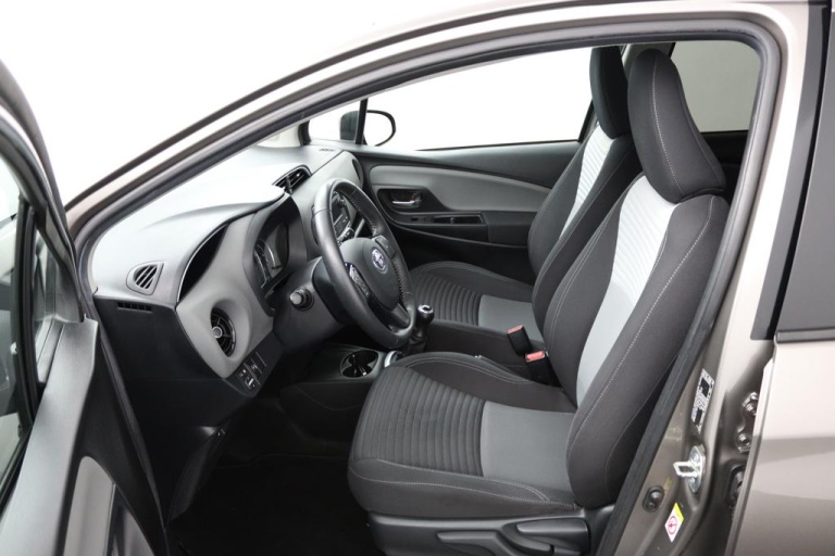 Toyota Yaris - 1.0 VVT-i Comfort 16