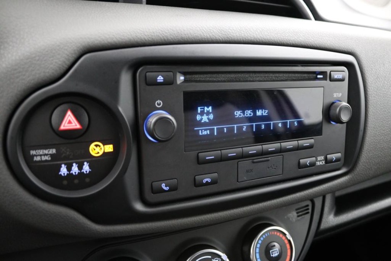 Toyota Yaris - 1.0 VVT-i Comfort 38
