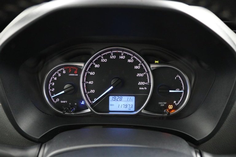 Toyota Yaris - 1.0 VVT-i Comfort 6
