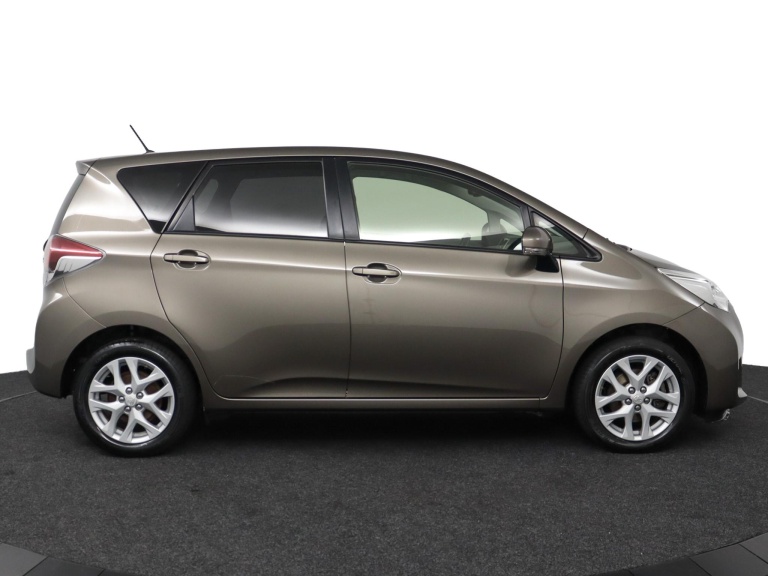 Toyota Verso-S - 1.3 VVT-i Dynamic 12