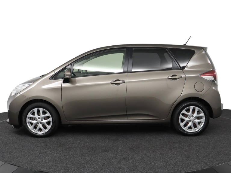 Toyota Verso-S - 1.3 VVT-i Dynamic 3