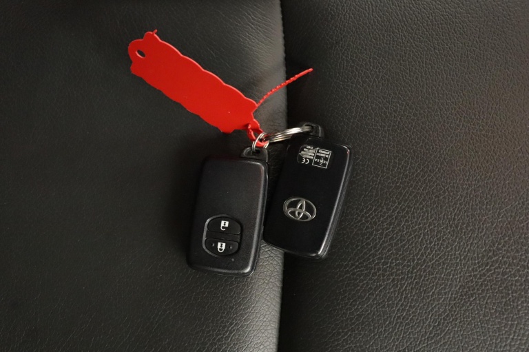Toyota Verso-S - 1.3 VVT-i Dynamic 9