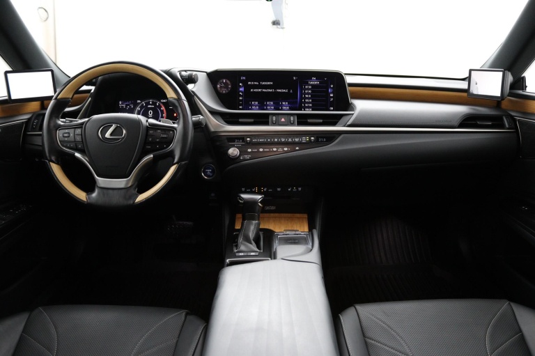 Lexus ES - 300h President Line 4