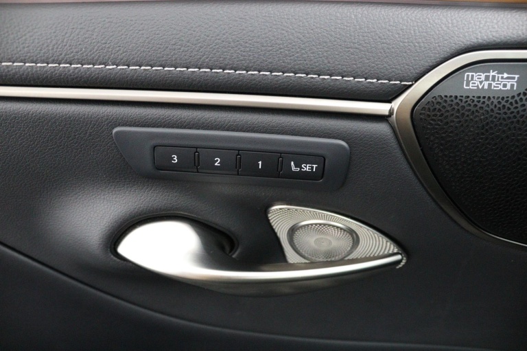 Lexus ES - 300h President Line 42