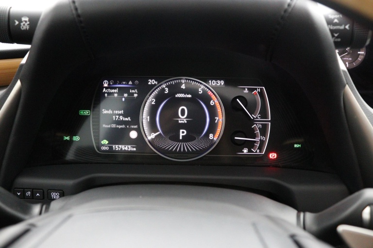Lexus ES - 300h President Line 6