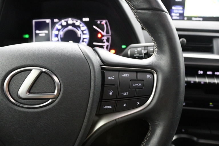 Lexus UX - 250h Luxury Line 21