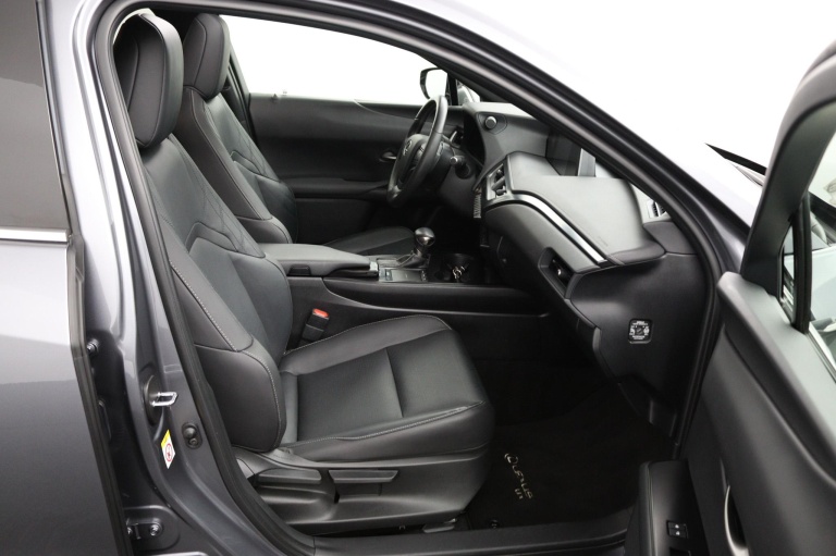 Lexus UX - 250h Luxury Line 22