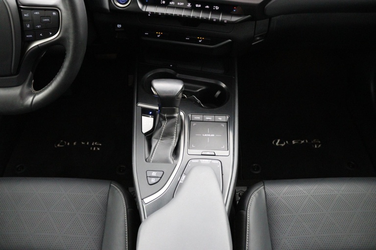 Lexus UX - 250h Luxury Line 27