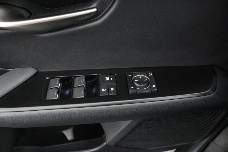 Lexus UX - 250h Luxury Line 29