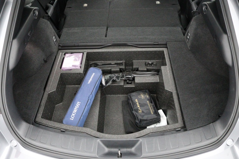 Lexus UX - 250h Luxury Line 34