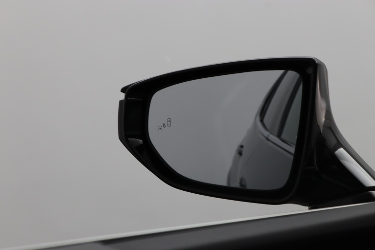 Lexus UX - 250h Luxury Line 37