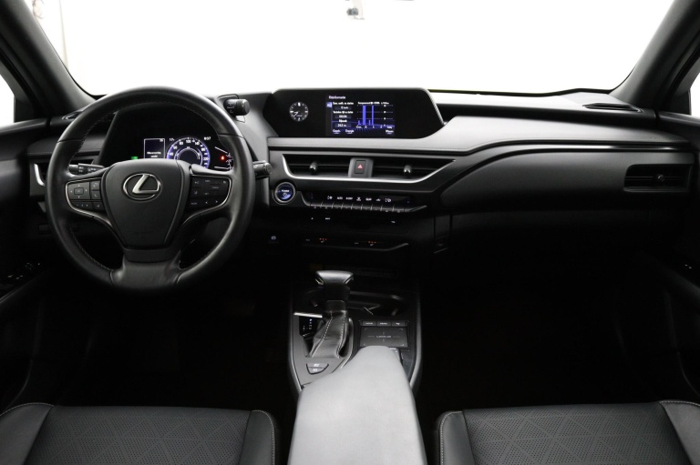 Lexus UX - 250h Luxury Line 4