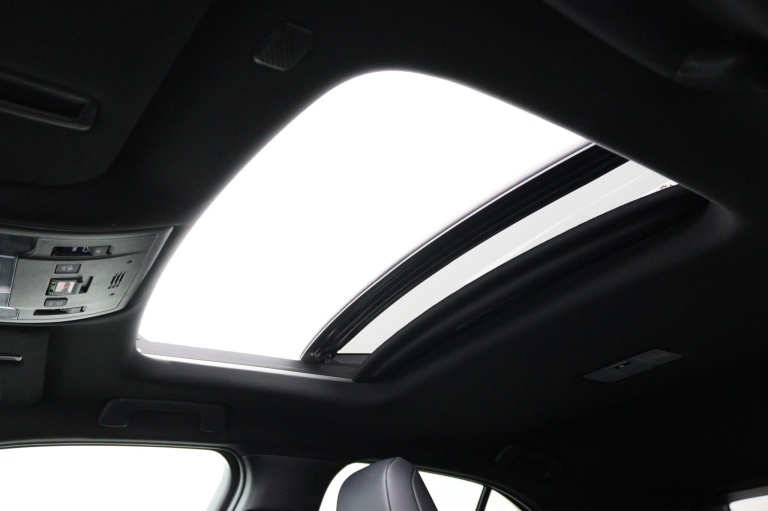 Lexus UX - 250h Luxury Line 54
