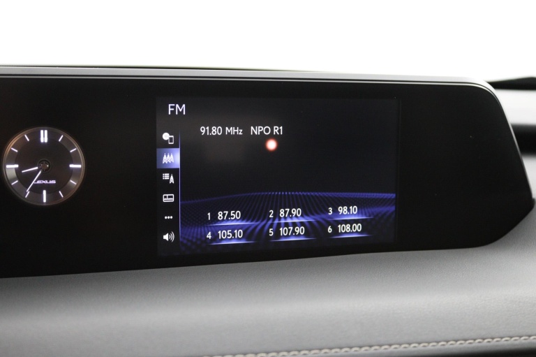 Lexus UX - 250h Luxury Line 8