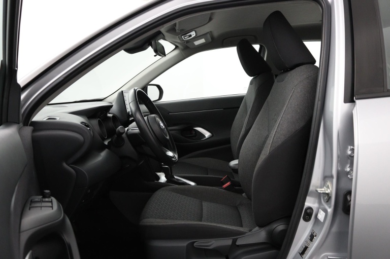 Toyota Yaris Cross - 1.5 Hybrid Active 17