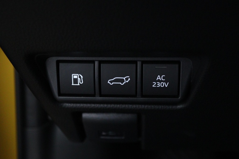 Toyota Prius - 2.0 Plug-in Hybrid Executive 31
