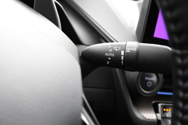 Toyota Prius - 2.0 Plug-in Hybrid Executive 34