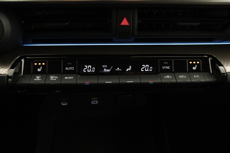 Toyota Prius - 2.0 Plug-in Hybrid Executive 7