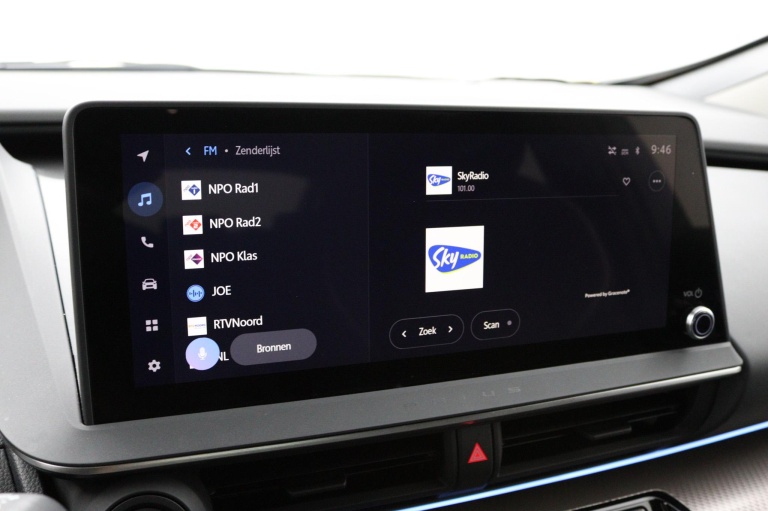 Toyota Prius - 2.0 Plug-in Hybrid Executive 8