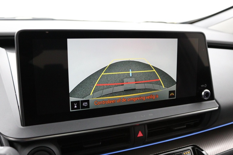 Toyota Prius - 2.0 Plug-in Hybrid Executive 9