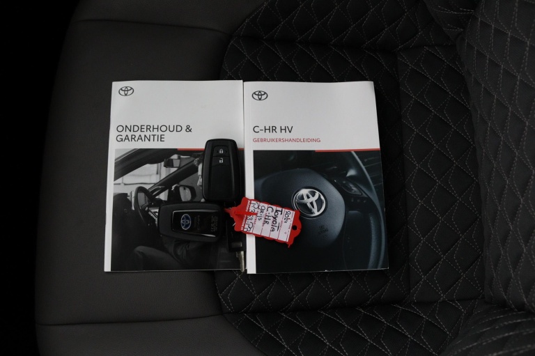 Toyota C-HR - 2.0 Hybrid Executive 11