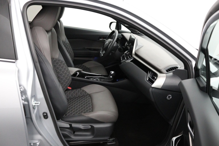 Toyota C-HR - 2.0 Hybrid Executive 22