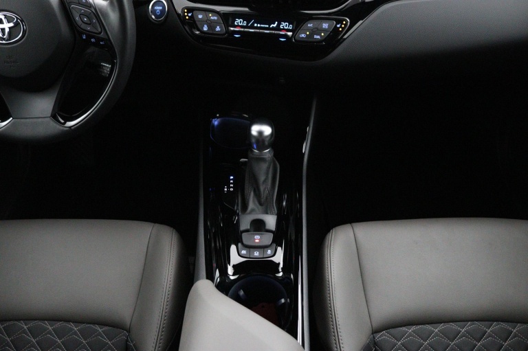 Toyota C-HR - 2.0 Hybrid Executive 27