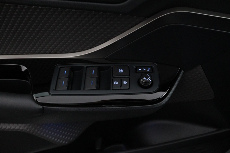 Toyota C-HR - 2.0 Hybrid Executive 29
