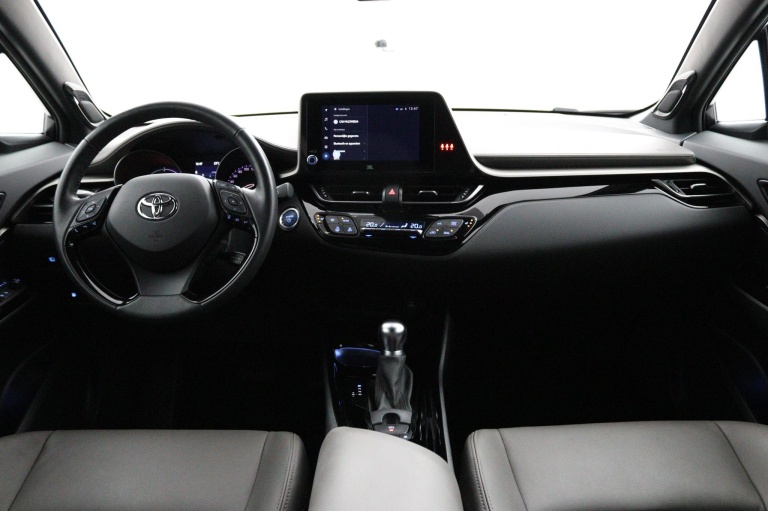 Toyota C-HR - 2.0 Hybrid Executive 4