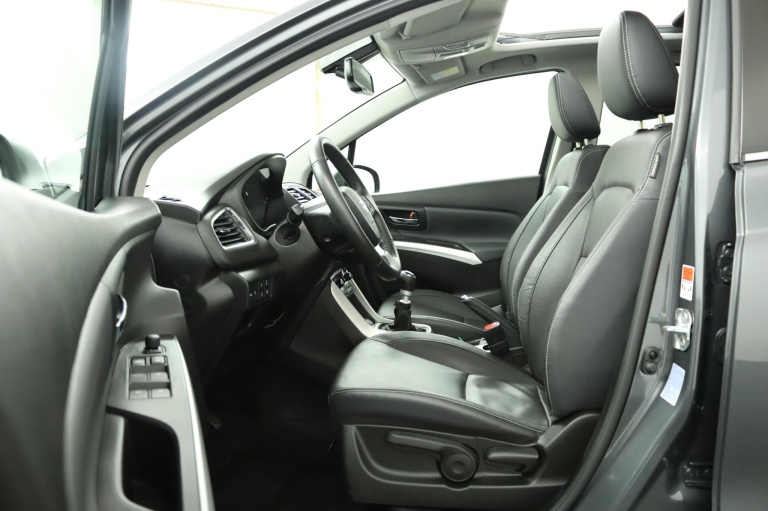 Suzuki S-Cross - 1.4 Boosterjet Style Smart Hybrid 17