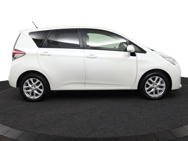Toyota Verso-S - 1.3 VVT-i Dynamic 13