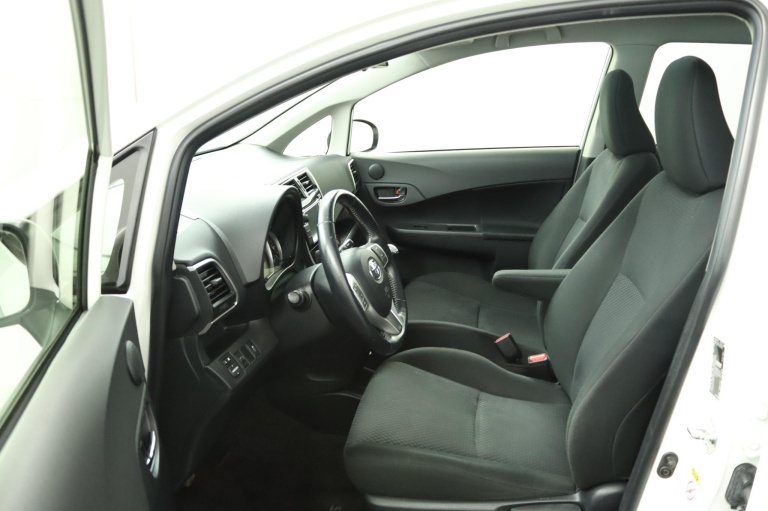 Toyota Verso-S - 1.3 VVT-i Dynamic 17