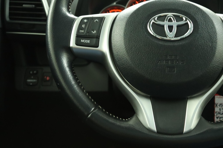 Toyota Verso-S - 1.3 VVT-i Dynamic 19