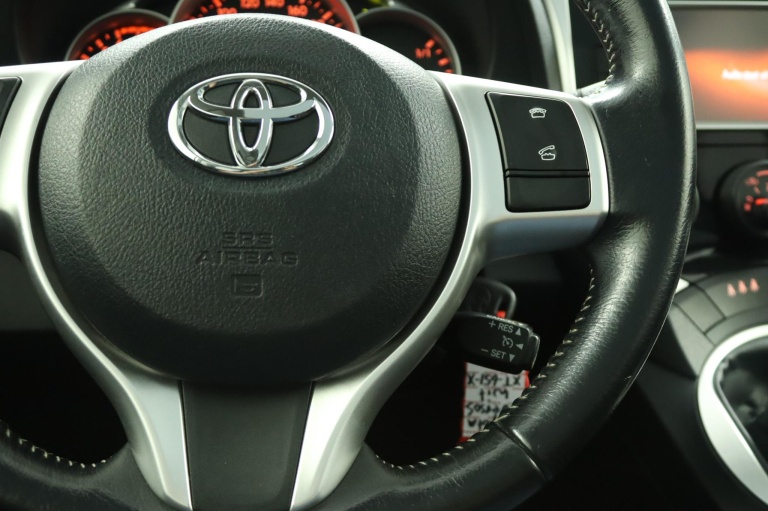 Toyota Verso-S - 1.3 VVT-i Dynamic 21