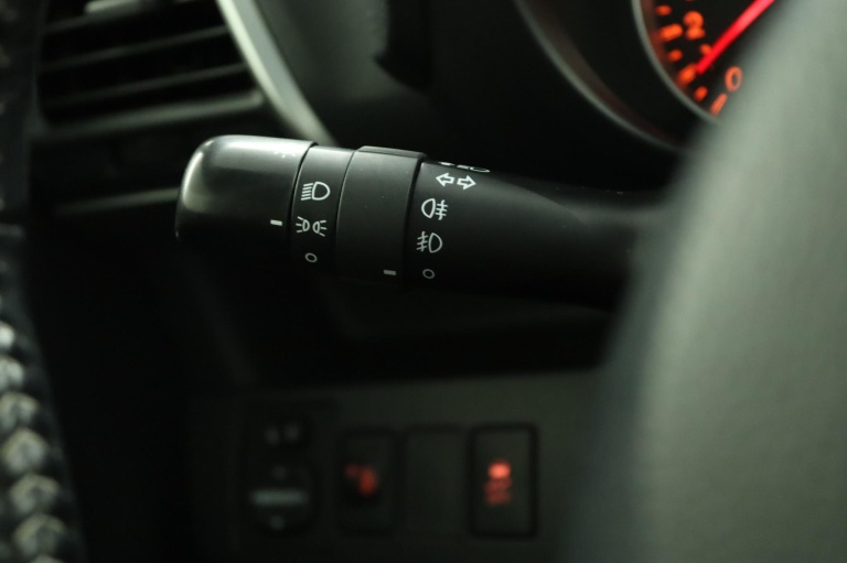 Toyota Verso-S - 1.3 VVT-i Dynamic 31