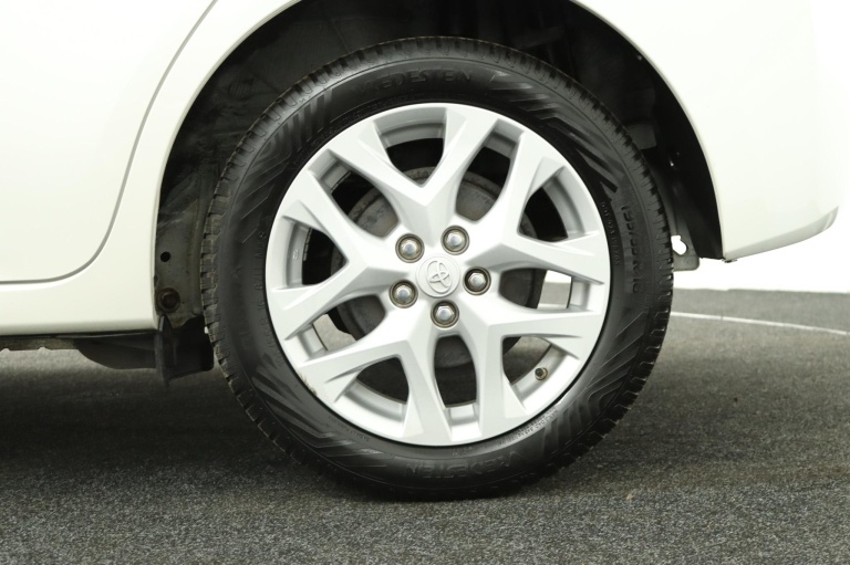 Toyota Verso-S - 1.3 VVT-i Dynamic 38