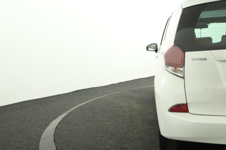 Toyota Verso-S - 1.3 VVT-i Dynamic 39