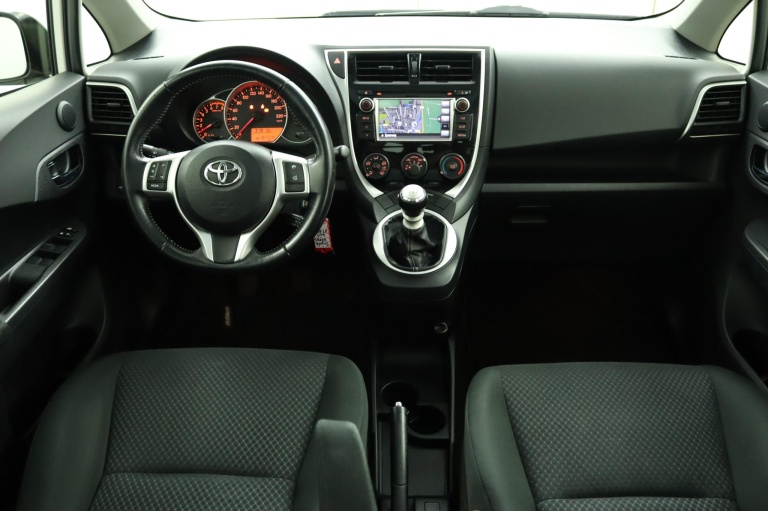 Toyota Verso-S - 1.3 VVT-i Dynamic 4
