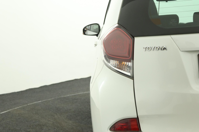 Toyota Verso-S - 1.3 VVT-i Dynamic 40