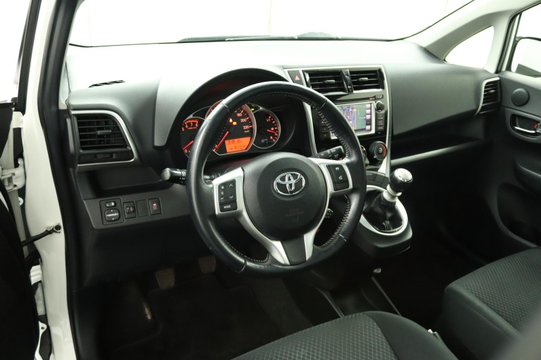 Toyota Verso-S - 1.3 VVT-i Dynamic 52