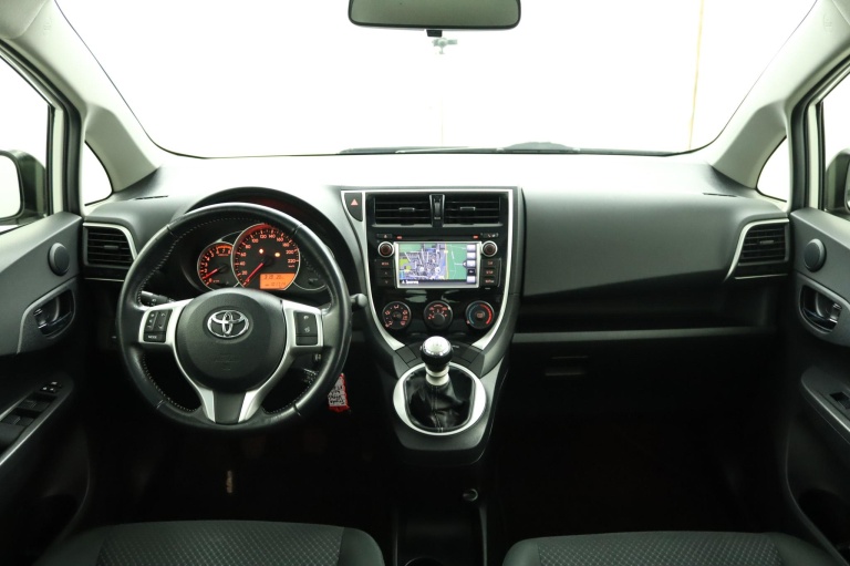 Toyota Verso-S - 1.3 VVT-i Dynamic 54