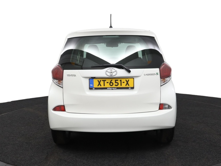 Toyota Verso-S - 1.3 VVT-i Dynamic 60