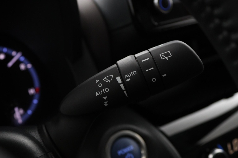 Toyota Yaris Cross - 1.5 Hybrid Adventure 32