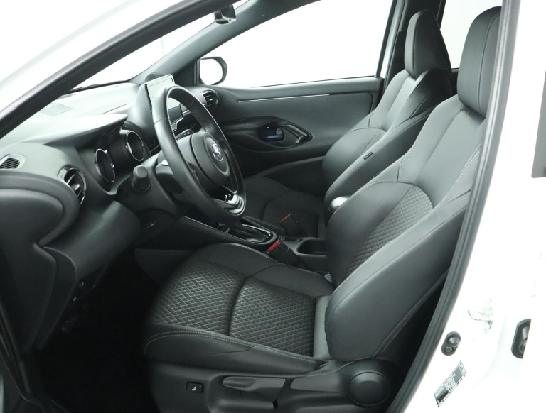 Toyota Yaris - 1.5 Hybrid Executive 17